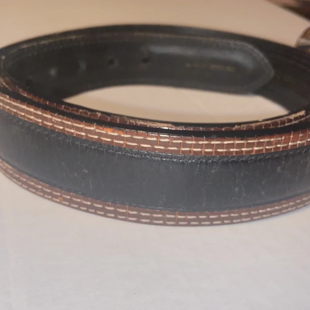 Black Ariat belt with a brown border size 36/90